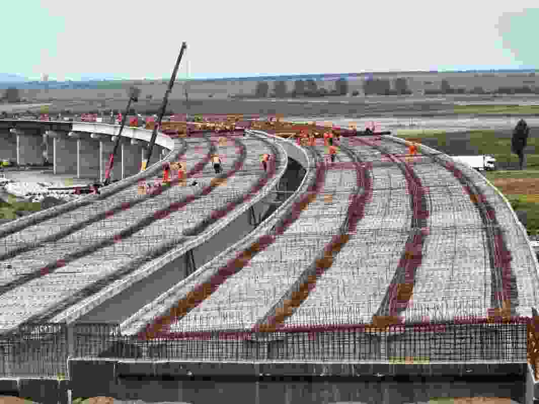 Bolojan asigură că Autostrada Moldovei va menține finanțarea: Este inclusă în PNRR