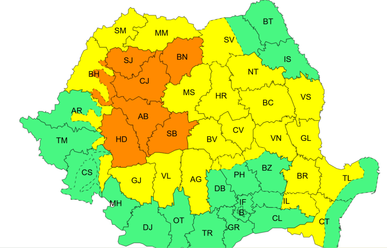 Șapte județe sub avertizare cod portocaliu de furtuni: Noi atenționări de vreme severă emise pentru duminică