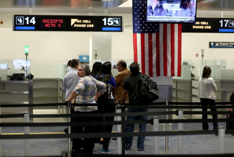Administrația Trump anunță că Ungaria este readusă complet în programul Visa Waiver.
