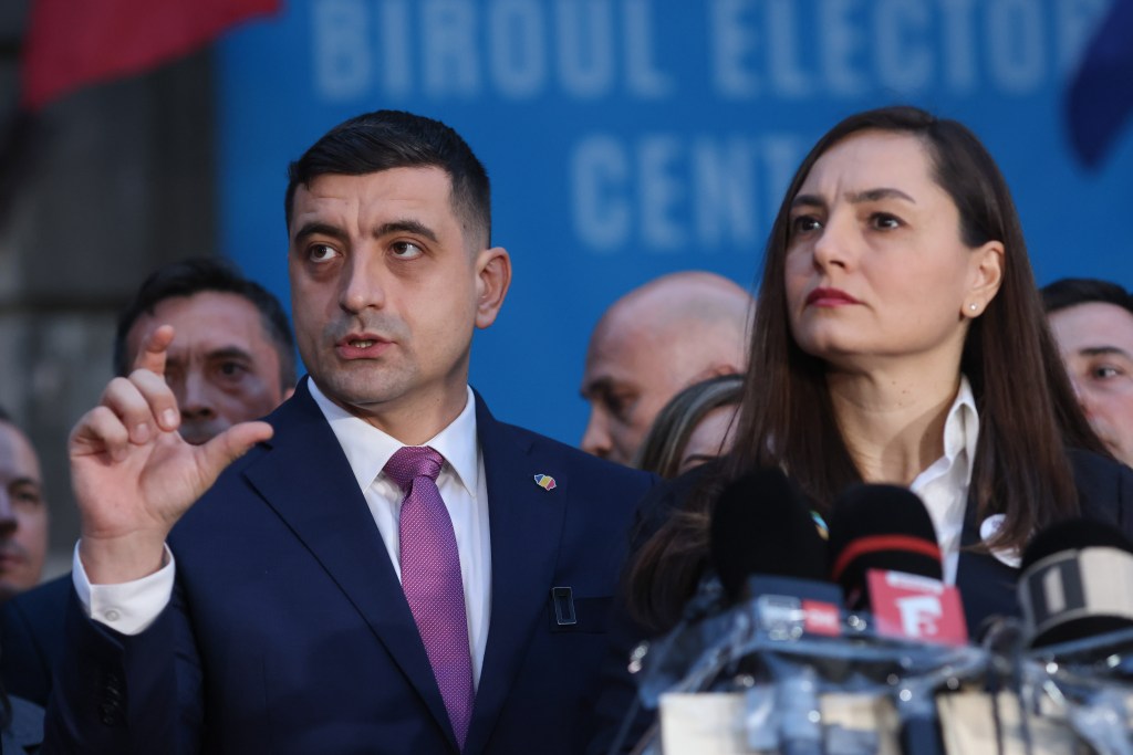 AUR, POT și SOS vor înregistra miercuri seară cele 4 moțiuni de cenzură / Rațiunea pentru care AUR a amânat votul