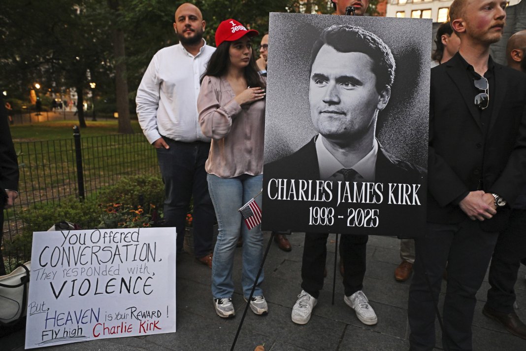 Ceremonia funerară a lui Charlie Kirk: Eveniment memorial impresionant în Arizona, la care a participat Donald Trump.