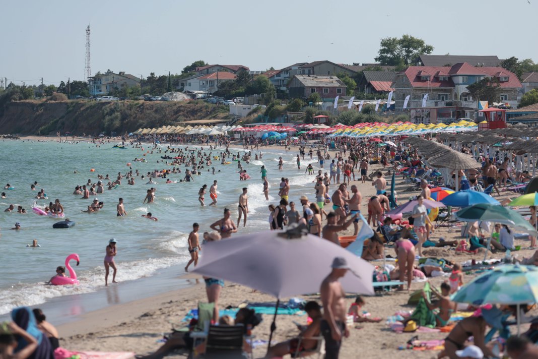 Cheltuielile stimulează expansiunea în ospitalitate, divertisment și îngrijire personală, însă nu și în turism.