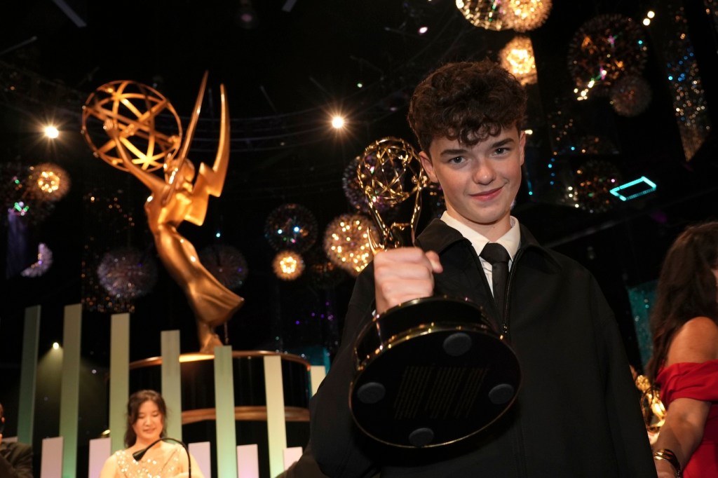 Emmy 2025: „The Pitt” – dramă de top; „Adolescence” și „The Studio” – cele mai numeroase premii