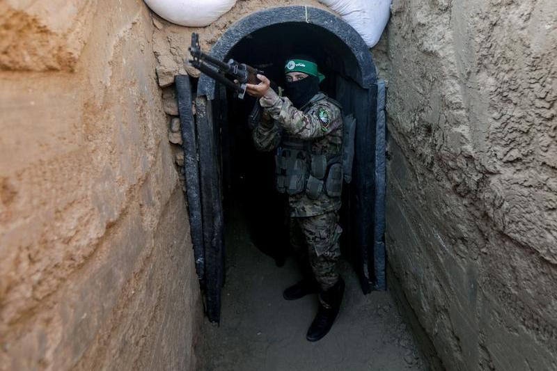 Hamas a întrerupt legătura cu doi ostatici după lovituri israeliene