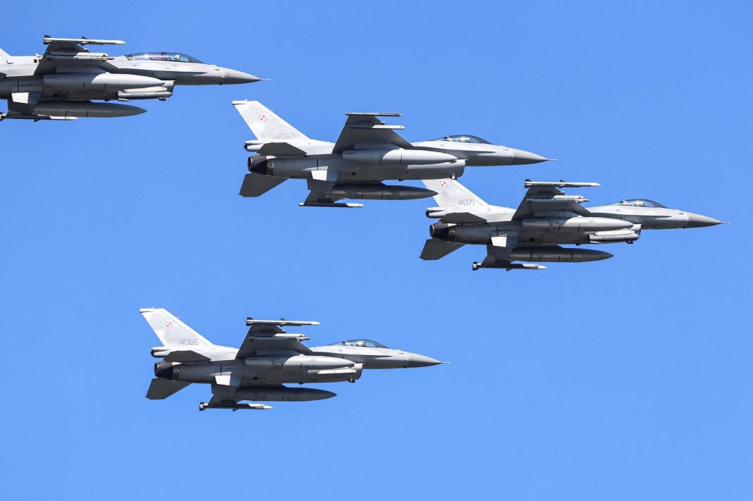 Pentru prima dată, drone rusești care au încălcat spațiul aerian al NATO au fost doborâte de Polonia: „Act de agresiune” / Locuitorilor din diverse regiuni li s-a recomandat să rămână în locuințe.