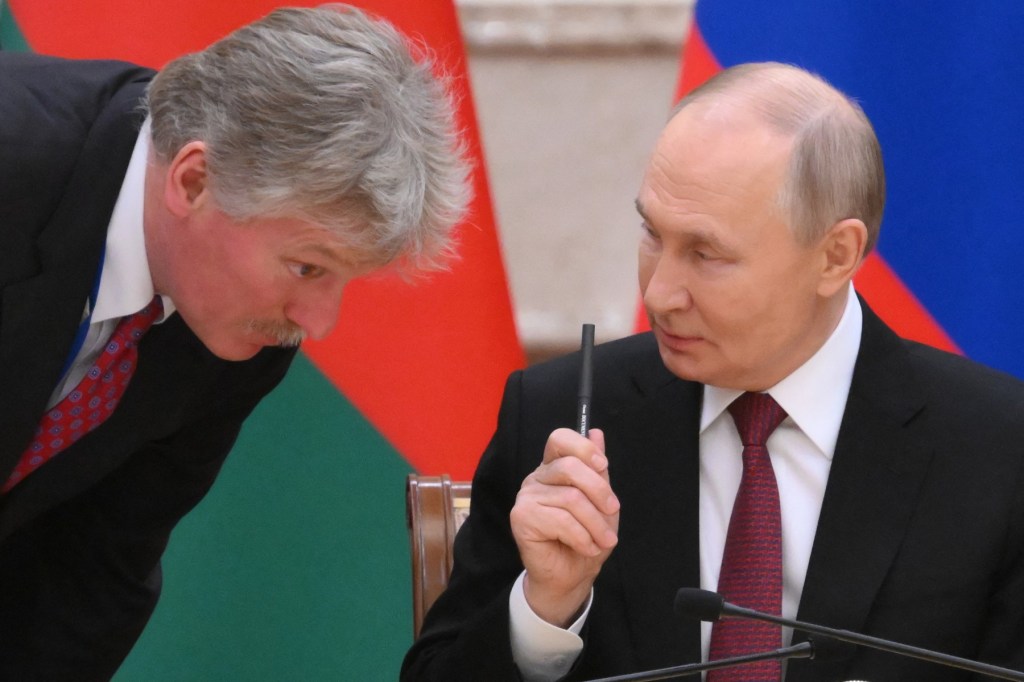 „S-a scufundat într-o altă dimensiune.” Torent de reacții furibunde și sarcasme la Moscova, după reorientarea poziției lui Trump.