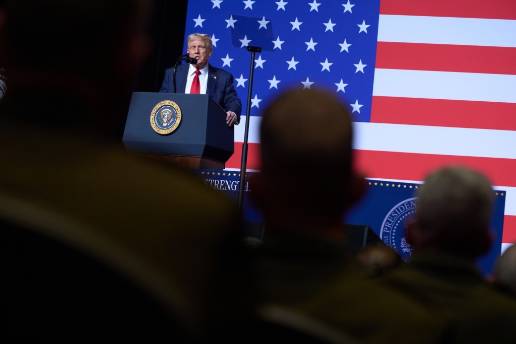 VIDEO: În prezența generalilor americani, Trump a povestit cum l-a ironizat pe Putin: „Știi, nu arăți bine. Ești un tigru de hârtie?”