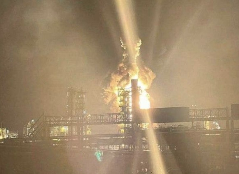 VIDEO: Noaptea trecută, ucrainenii au lansat un atac asupra celei de-a doua mari rafinării din Rusia