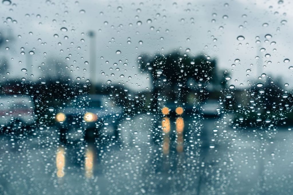 Atenționare Cod Roșu: Oprire Temporară a Transportului Public în Constanța din Cauza Precipitațiilor