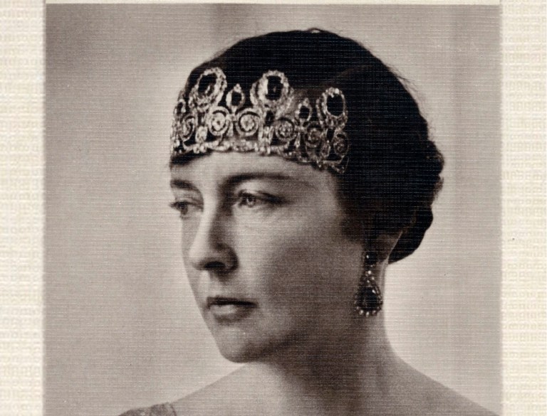 Contele de Paris, un succesor al regilor Franței, cere hoților de la Luvru să înapoieze comorile sustrase: „Este un aspect personal” Contele de Paris, un succesor al regilor Franței, cere hoților de la Luvru să înapoieze comorile sustrase: „Este un aspect personal”