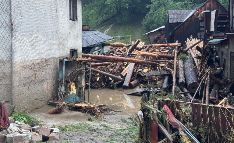 Despăgubirile primite de sinistrații din Suceava și Neamț pentru locuințele asigurate anual cu 50 sau 130 de lei împotriva inundațiilor