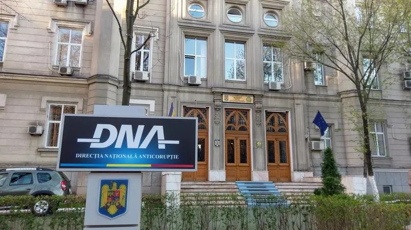 DNA a arestat patru directori de companii de transport alternativ pentru o fraudă fiscală de zeci de milioane de lei.