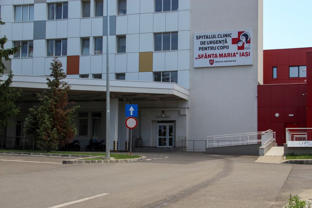 Fosta conducătoare a spitalului din Iași, unde 7 copii infectați cu o bacterie au decedat, reinstalată în funcție după o săptămână. Rogobete: „Este noaptea minții”