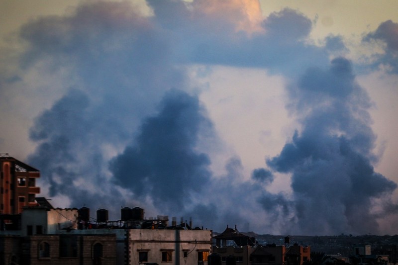 Israel inițiază atacuri asupra Gaza, punând la încercare noul armistițiu: Oficialii menționează numeroase decese / IDF susține că a reacționat la atacurile asupra forțelor sale