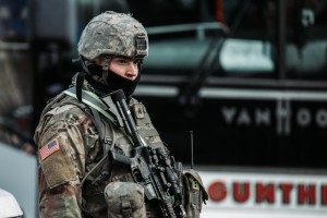Trump aprobă desfășurarea Gărzii Naționale în Chicago, unde „infracționalitatea a devenit incontrolabilă” / „Încercă să creeze o criză”, afirmă un lider local