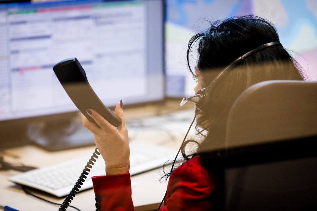 Apelurile către 112 vor fi redirecționate direct către echipa din teren. Modificări semnificative în interacțiunea cu dispecerii, comunicate de MAI.