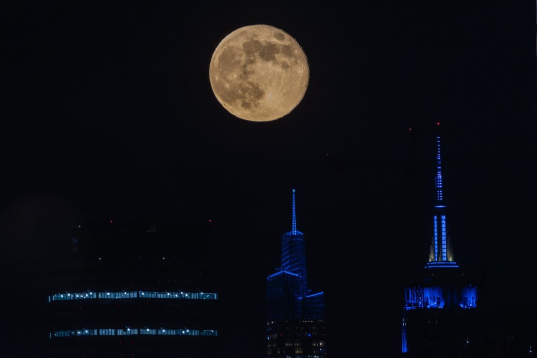 Ce reprezintă Superluna Castorului: Cea mai amplă lună plină din anul 2025, săptămâna următoare