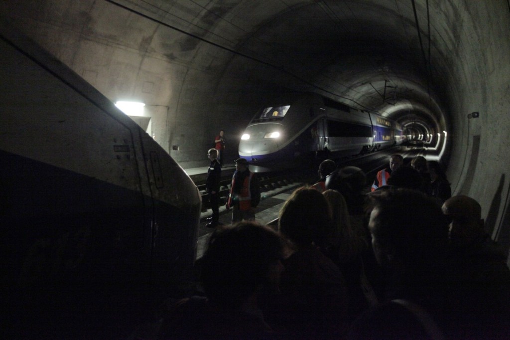 Paris, lovit de o întrerupere de curent care a oprit metroul în dimineața de joi