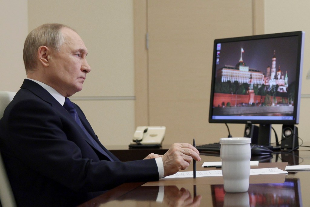 VIDEO Un aspect reaprinde speculațiile despre starea de sănătate a lui Vladimir Putin. „Pare dureros”