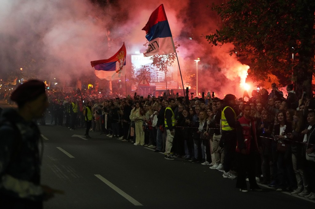 Vucic sub presiune încă o dată: Mare protest la Belgrad