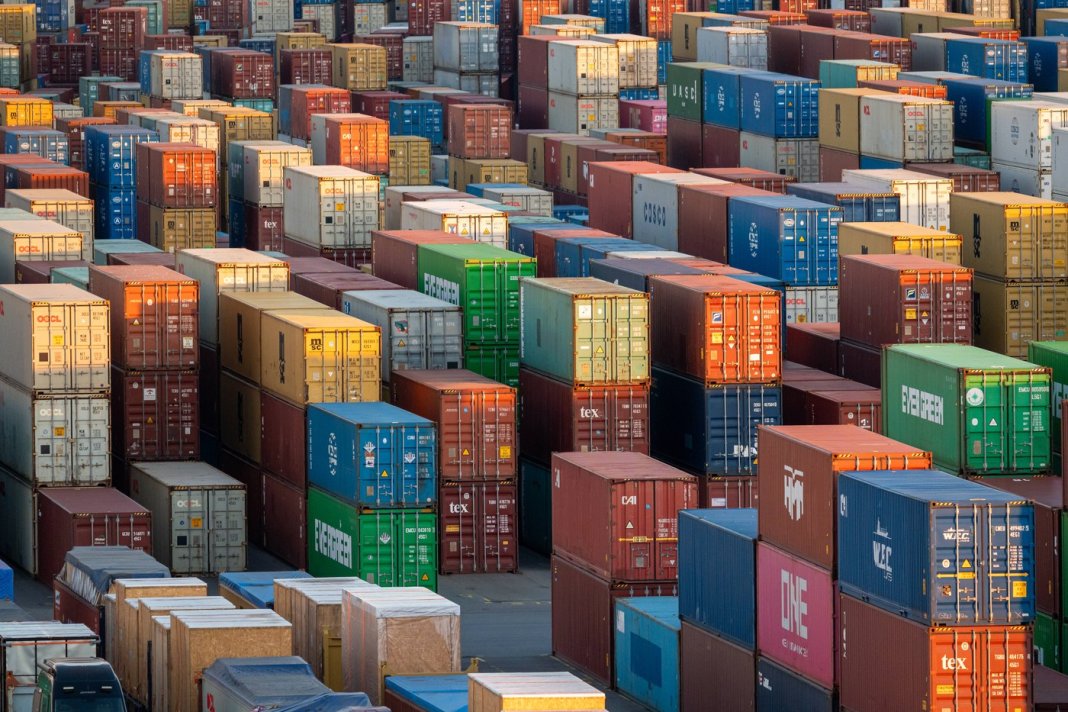 Cum ajung containerele din Constanța la tine în buzunar și pe bonul de la magazin