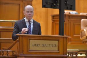 După ce a fost criticat în public de colegi din partid, un conducător PNL a trimis pe Whatsapp mesaje vulgare.