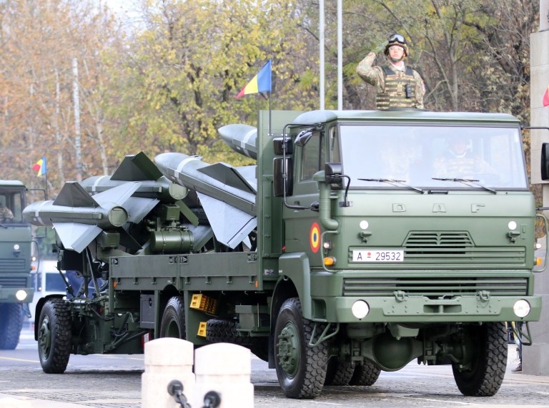 FOTO Defilare militară de 1 Decembrie: Militarii și utilajele ce vor mărșălui sub Arcul de Triumf / O dronă Bayraktar va furniza imagini din aer