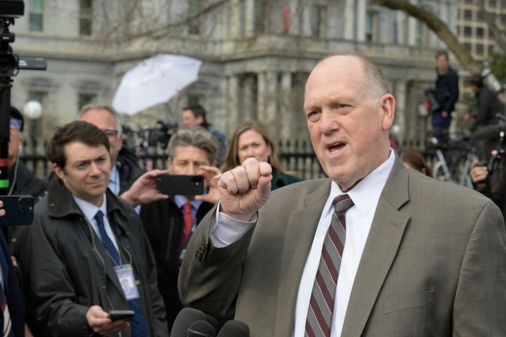 Cine este Tom Homan, „monarhul frontierelor” pe care Trump îl delegă în Minnesota