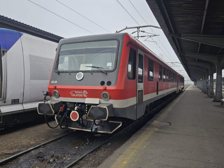 Cum se vor desfășura trenurile în România în 2026 / Timpul de călătorie cu trenul între orașele din țară. București-Oradea, 14 ore.