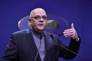 Raed Arafat propune că România „ar trebui să facă un demers îndrăzneț”, în aceeași manieră ca alte națiuni: „Nu este vorba despre cenzură”