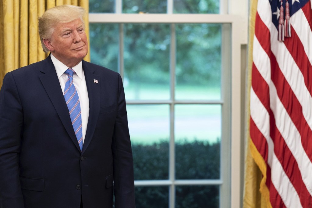 Dosarele Epstein: Democrații reproșează administrației Trump că a făcut publică doar o selecție a paginilor estimate și cer accesul complet la documente