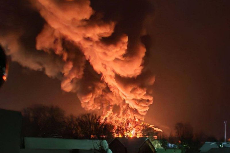 VIDEO Drone Atac în Rusia, rafinărie inundată de flăcări