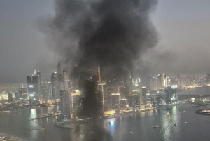 Româncă la hotelul din Dubai, impactat de un atac iranian: „Ne continuăm să auzim bubuituri” / Consecințele exploziei din Palm Jumeirah