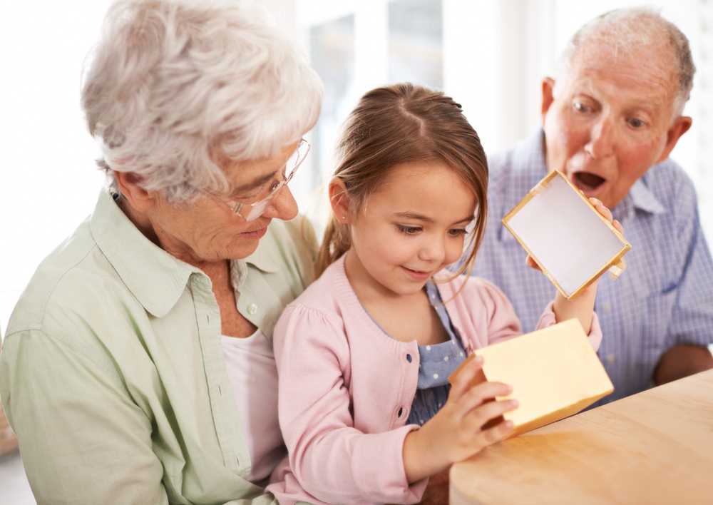 Scenariul demografic al României: două căderi pentru fiecare naștere