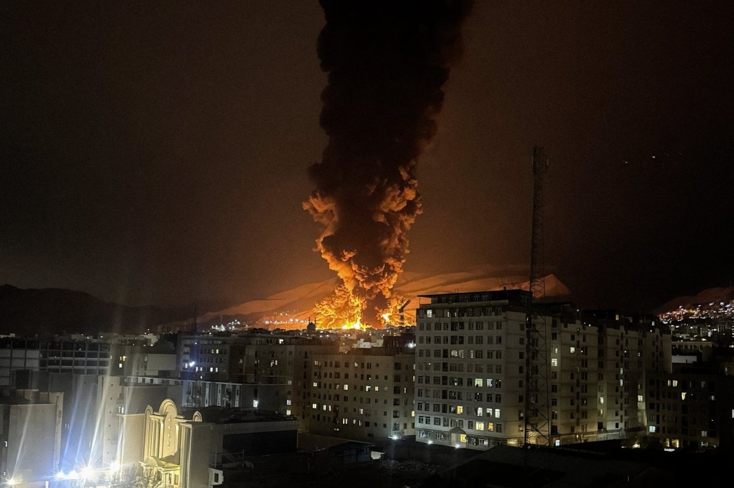 Trump susține continuarea deschiderii strâmtorii Ormuz / Raportul campaniei SUA împotriva Iranului – VIDEO