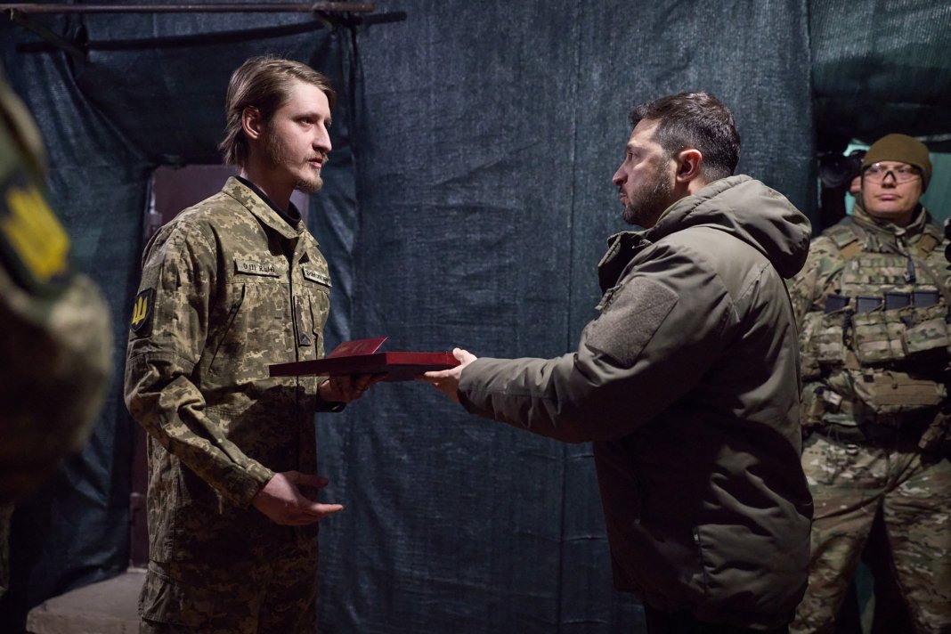 Zelenski, excursie pe linia frontului estic. Comunicatul transmis soldaților cu privire la semnificația esențială a zonei unde Rusia și-a adunat trupele.