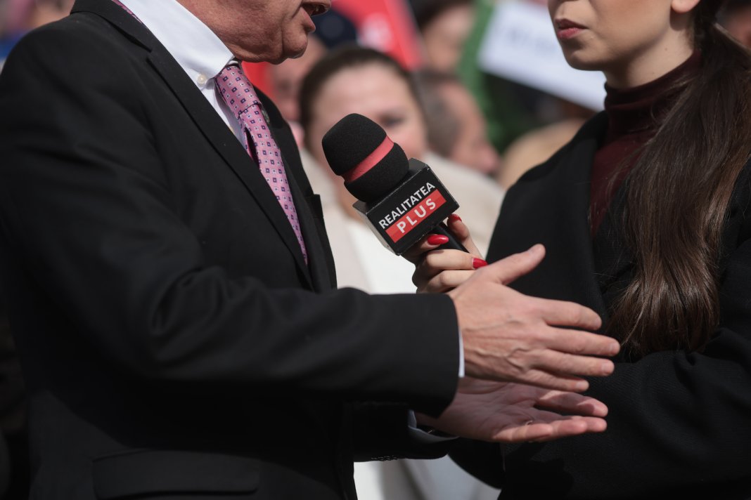 BREAKING: Realitatea Plus will be able to keep broadcasting. The Bucharest Court of Appeal has stayed the decision made by the CNA.