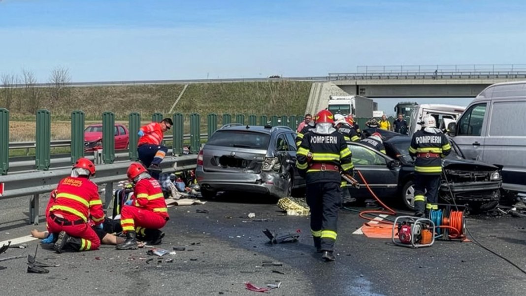 1.000.000 de euro ca despăgubiri morale pentru un incident pe A1 cu trei pierderi de vieți omenești. Conducătorul auto responsabil avea asigurare la City Insurance. 1.000.000 de euro ca despăgubiri morale pentru un incident pe A1 cu trei pierderi de vieți omenești. Conducătorul auto responsabil avea asigurare la City Insurance.