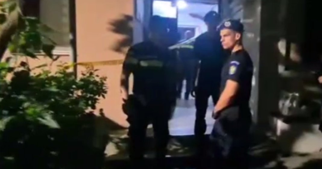 Triple homicide in Târgu Jiu: Grandmother and her two grandchildren found dead in the apartment.