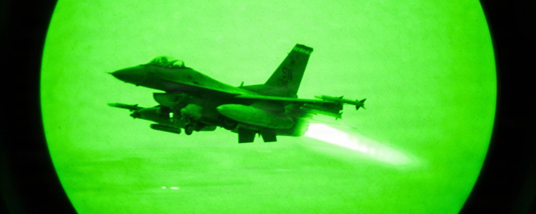 Escaladare semnificativă în Golf după distrugerea unui elicopter Apache: Americanii au efectuat bombardamente timp de 4 ore, iar iranienii au lansat atacuri asupra mai multor națiuni din zonă.