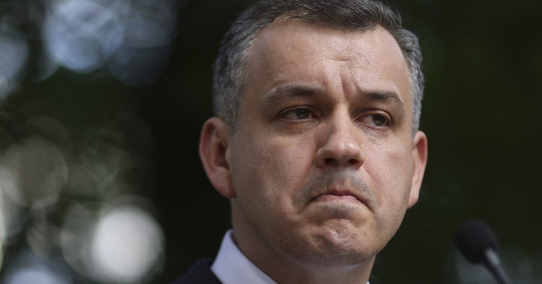 Prima „abandonare” din Cabinetul propus de Tomac, înainte de vot: Adrian Papahagi se exclude...