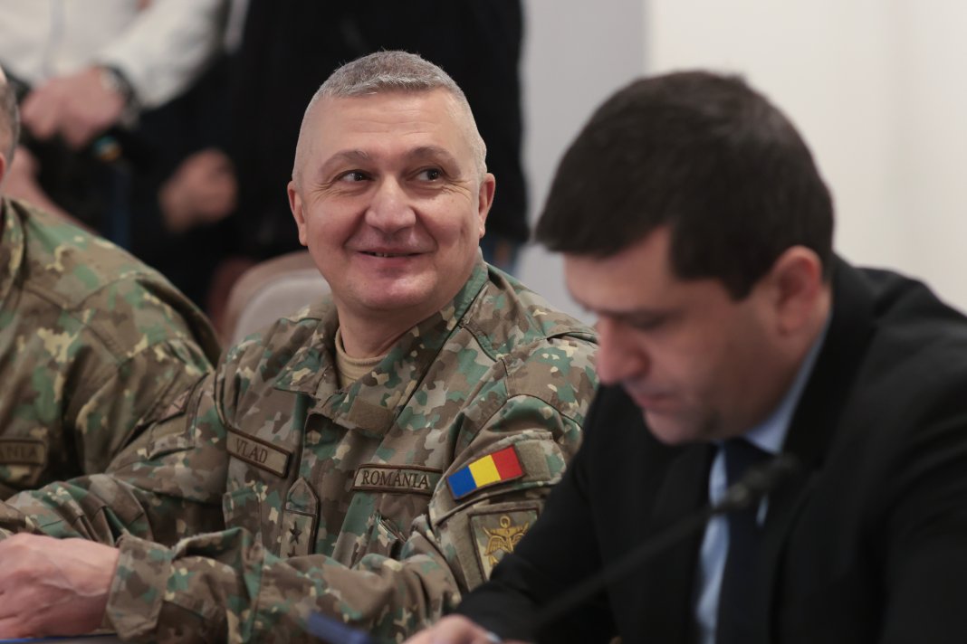 Reacția șefului Ministerului Apărării după ce generalul Vlad a fost pus sub acuzare: „O circumstanță nefericită; vom examina împreună cu președintele”
