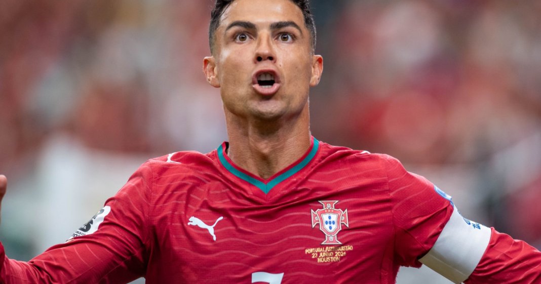Reușita lui CR7 la CM 2026: Cristiano Ronaldo se transformă în primul jucător de fotbal din istorie care marchează în șase turnee...