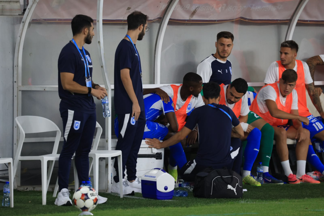 Scenă șocantă la Dinamo - Craiova! Istvan Kovacs a întrerupt jocul din cauza strigătelor rasiste.