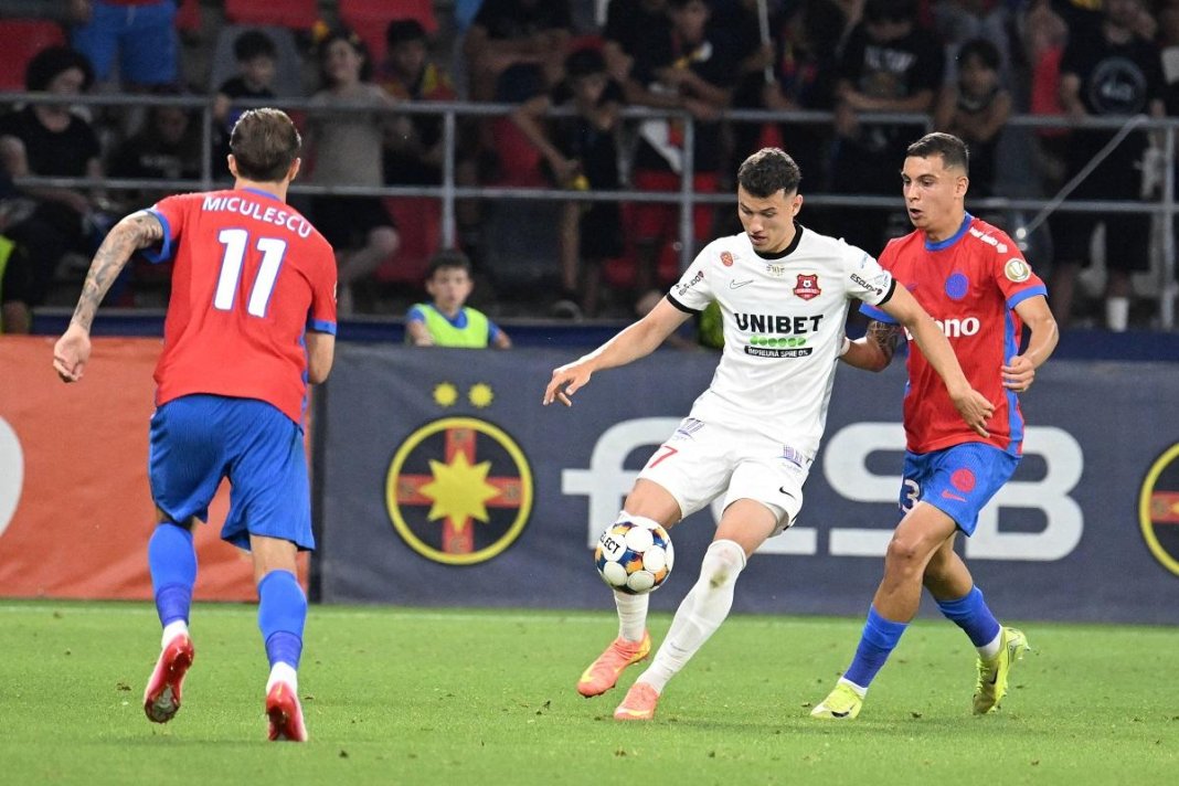 Situație uimitoare! Noul jucător al FCSB are un acord semnat și cu o altă formație din Superligă