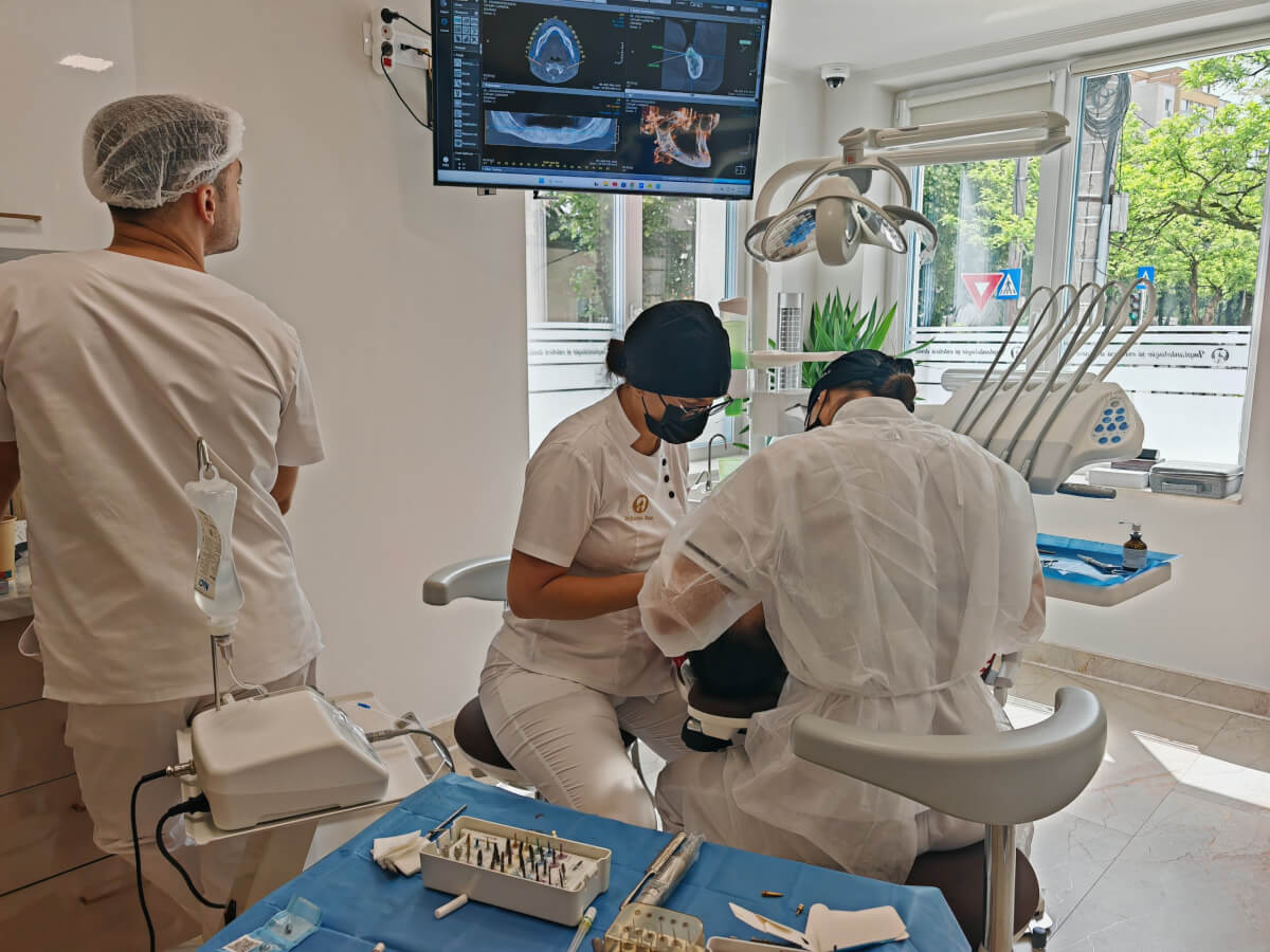 cand-ai-nevoie-de-o-coroana-dentara-i-cat-dureaza-realizarea-ei-ce-presupune-tratamentul-in-cluj-napoca1
