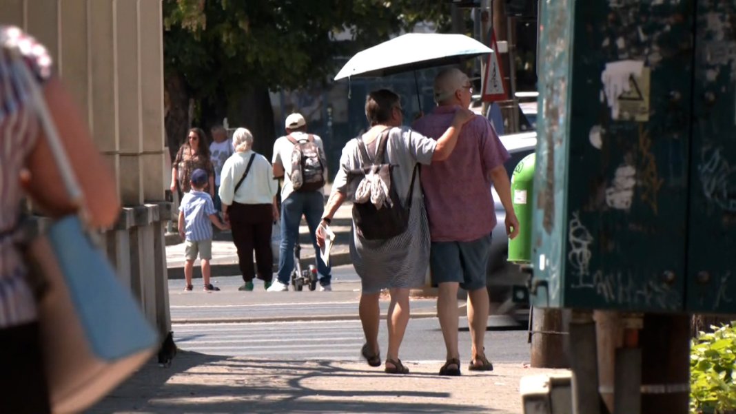 După vremea caldă, sosesc furtuni: vânturi puternice de până la 80 km/h și ploi abundente în diferite zone.