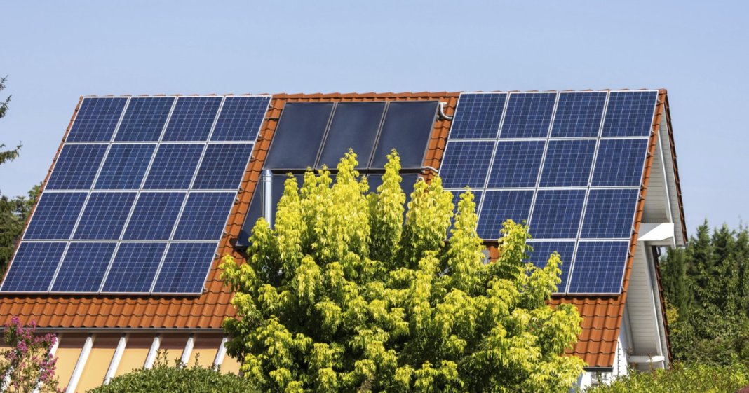 Prosumatorii adresează un mesaj lui Bolojan în cadrul crizei energetice: „Dacă dorești să-mi gestionezi bateria...